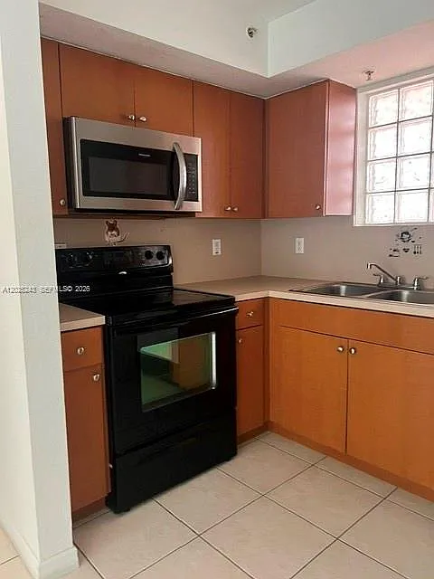 650 Palm Ave #3-A2