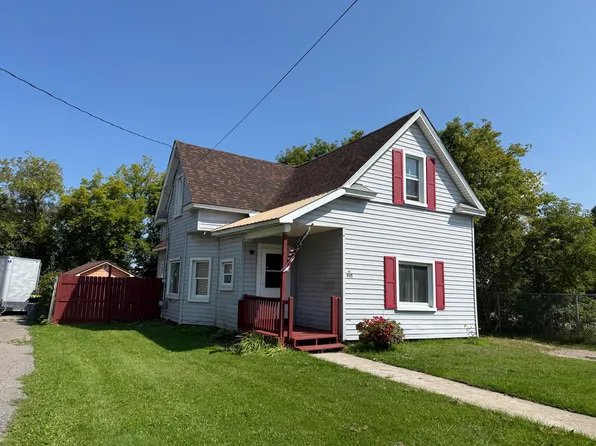 935 Maple St, Sault Sainte Marie, MI 49783
