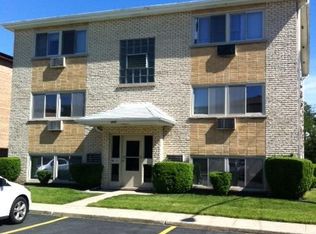 9202 Susy Ln APT GE, Schiller Park, IL 60176