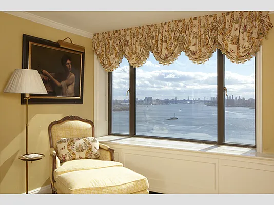 Sold by Stribling | media 3