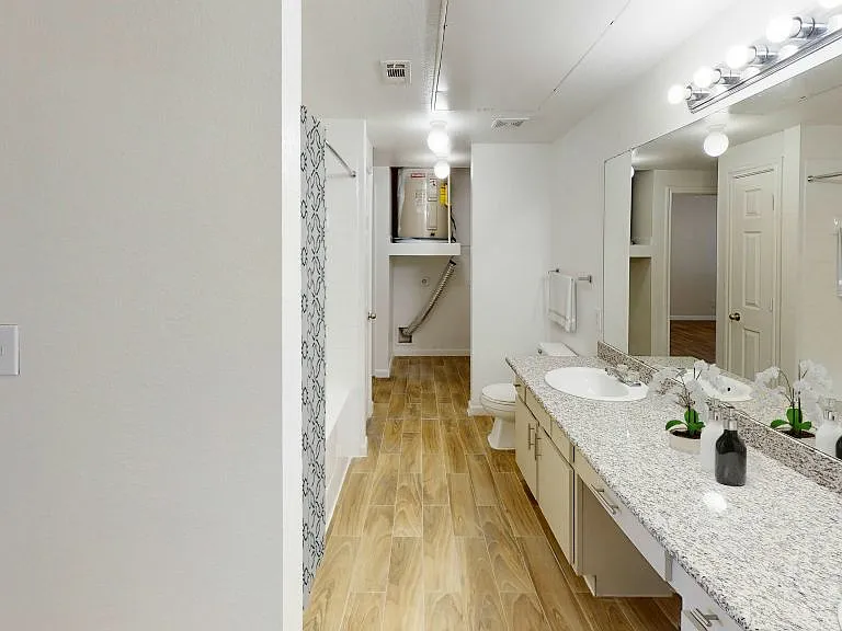 Franklin Apartments — Photo 8