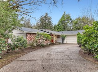 6839 SW Raleighwood Way, Portland, OR 97225