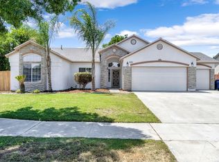 905 Birch Ave, Lemoore, CA 93245
