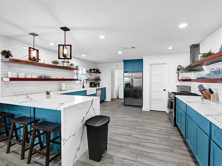 8010 Ocean Dr — Photo 4
