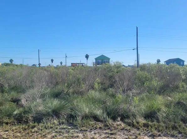 434 W Royal Oak Dr, Rockport, TX 78382