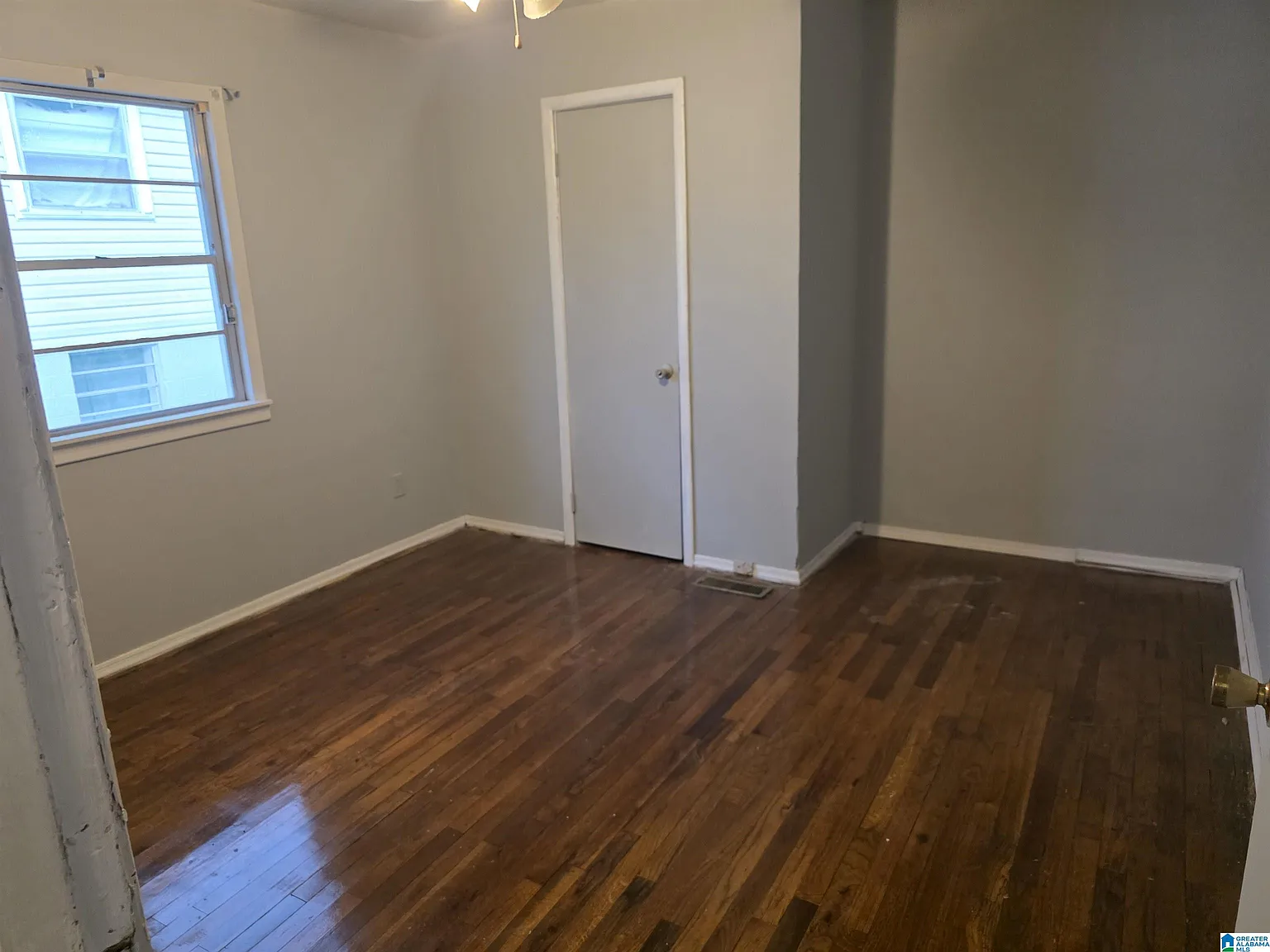 4 bed, 1.5 bath, $1,400 — Photo 2