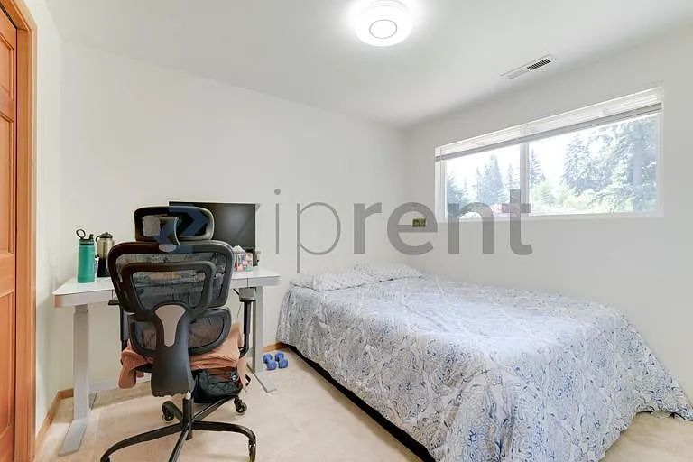 8835 SE 36th St — Photo 21