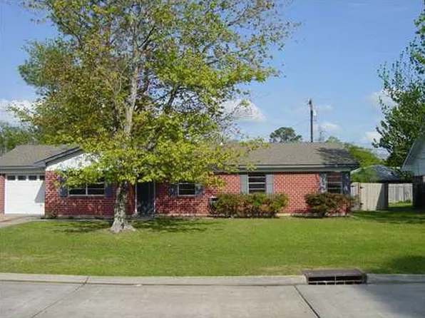 122 Cawthorn Dr, Slidell, LA 70458