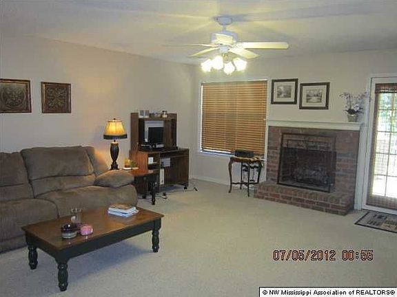 5th image of 4350 Southern Manor Dr N