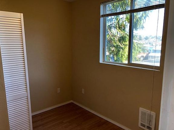 4th image of 614 Washington Ave #B
