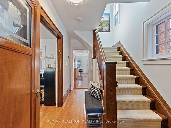 5th image of 105 Springmount Ave