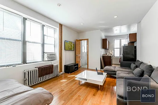 Rented by Bond New York | media 1