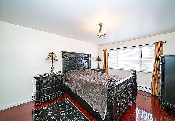 4th image of 20-52 36th St #2