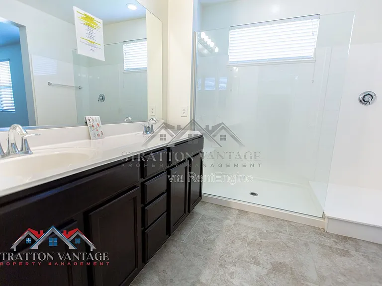 16264 W Canterbury Dr — Photo 44