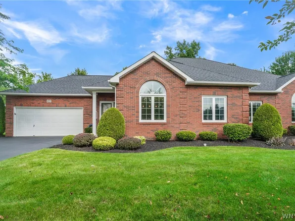 4855 Waterford Pl, Lockport, NY 14094
