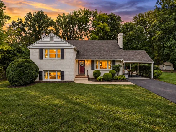 11500 Warren Ln, Fairfax, VA 22030