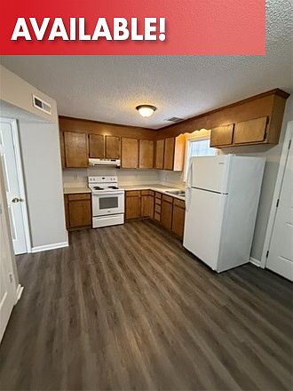 1st image of 1002 Fieldcrest Cir