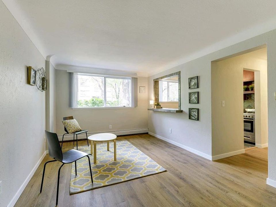 1st image of 656 Ashland Ave APT 1