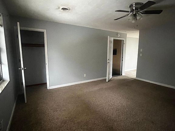 5th image of 1806 Parkwood Ln #3