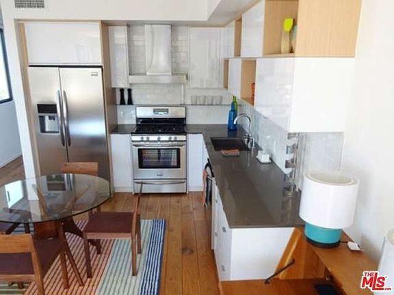 3rd image of 4038 Redwood Ave #205