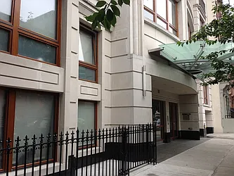 Rented by Luxus Manhattan Realty