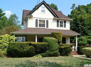 32 Wilson Pl, Freeport, NY 11520