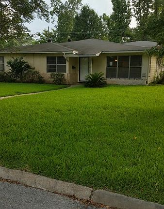 5th image of 210 Roxton Ln