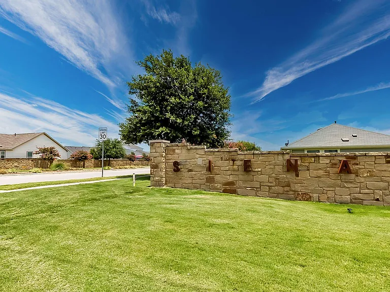 5745 Porano Cir — Photo 36