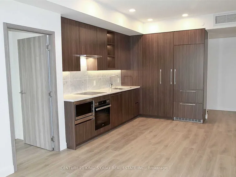 85 McMahon Dr #3701 — Photo 9