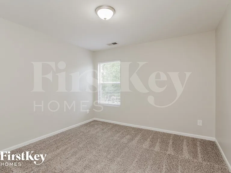 13704 Stringfellow Ln — Photo 12