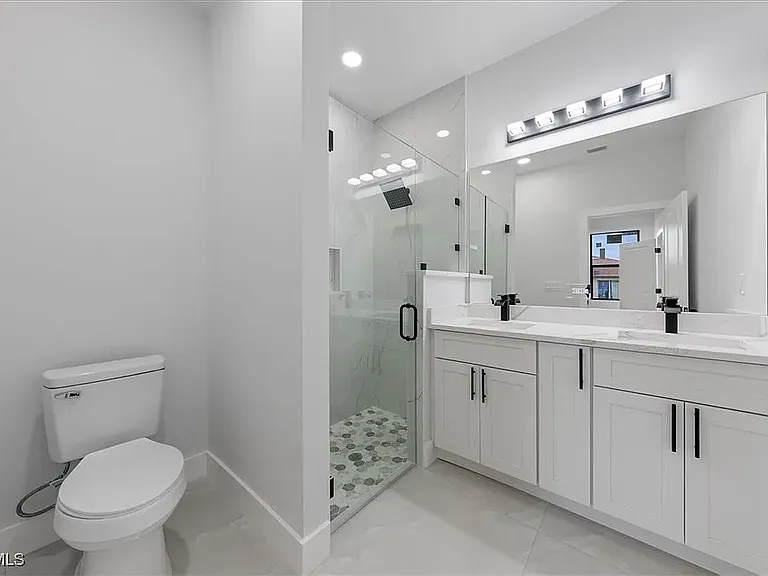 315 Ivan Ave S — Photo 8