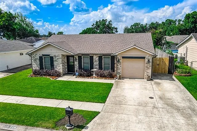 2725 Varnado St — Photo 3