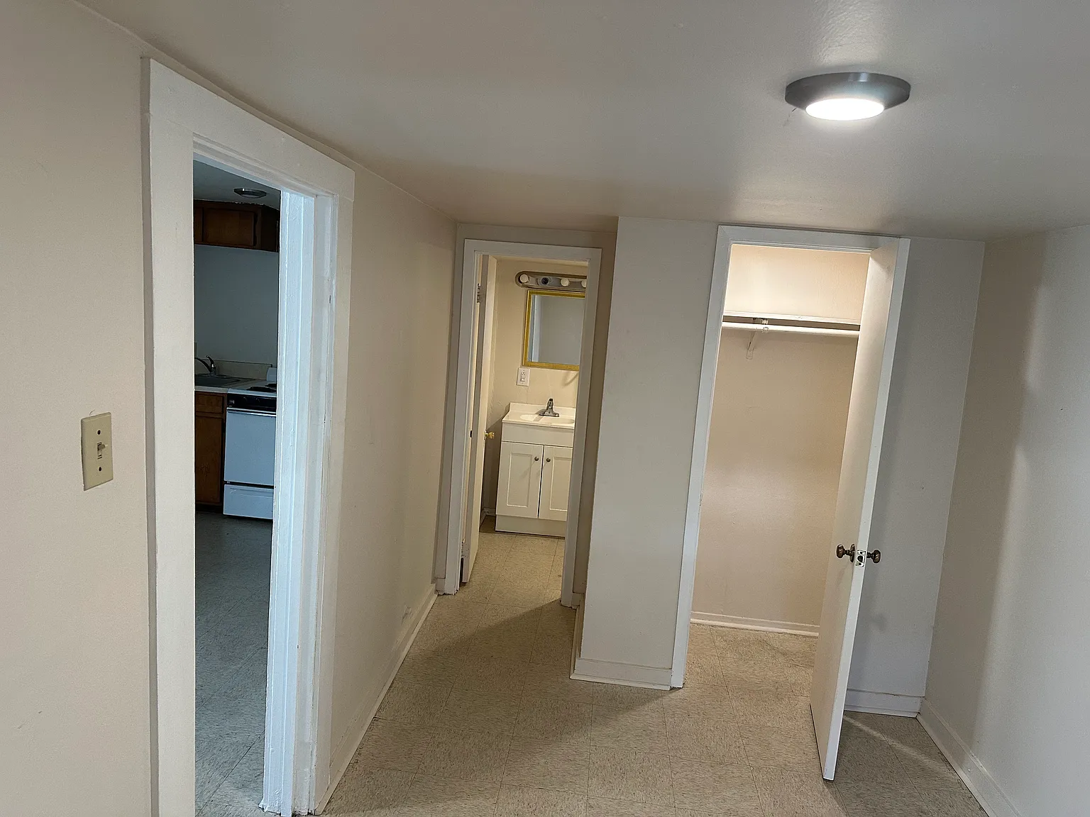 1 bed, $700 — Photo 4