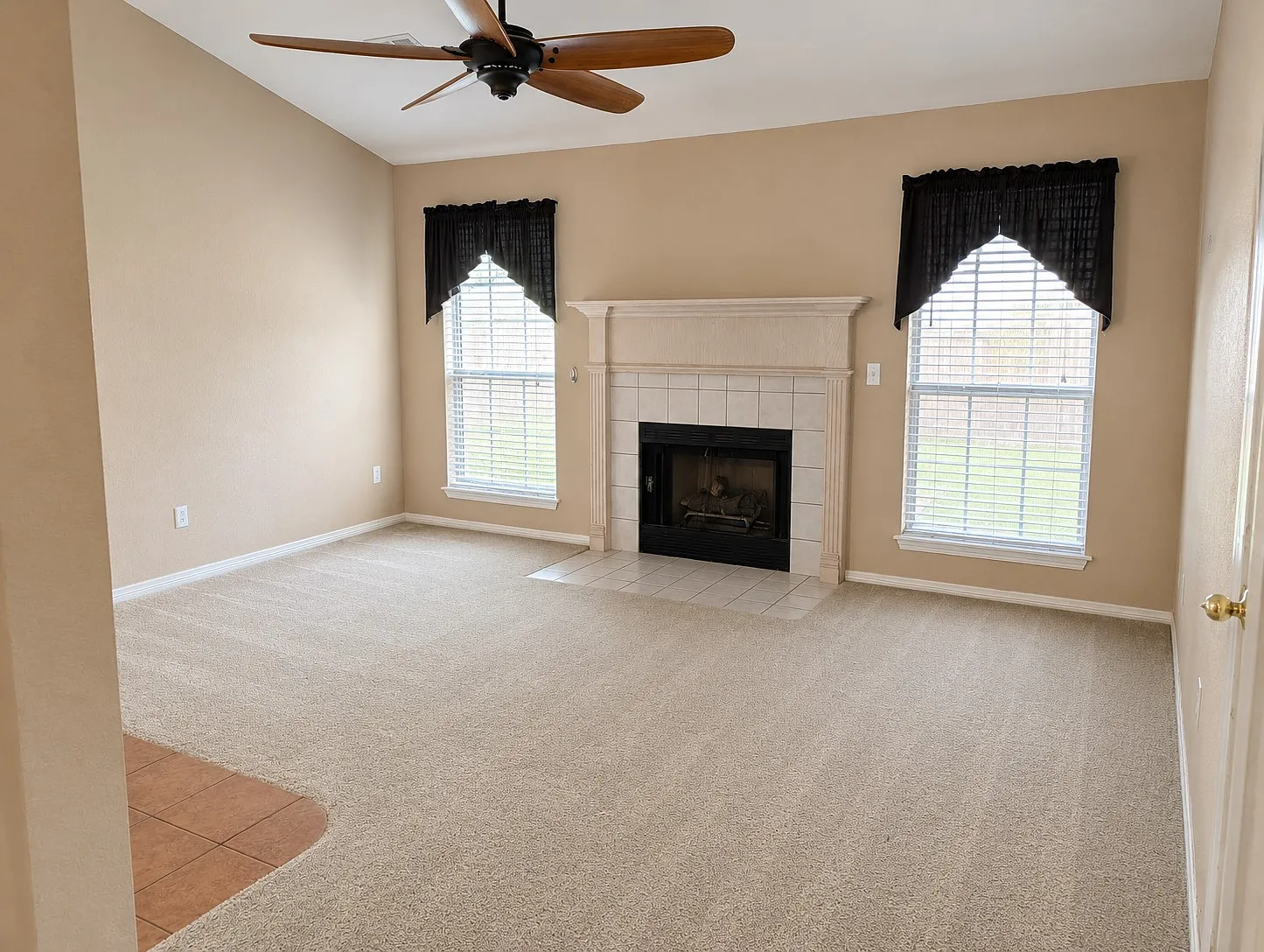 3 bed, 1877 sqft, $1,850 — Photo 3