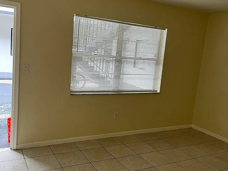 Fillmore Gardens Apartments 1 — Photo 11