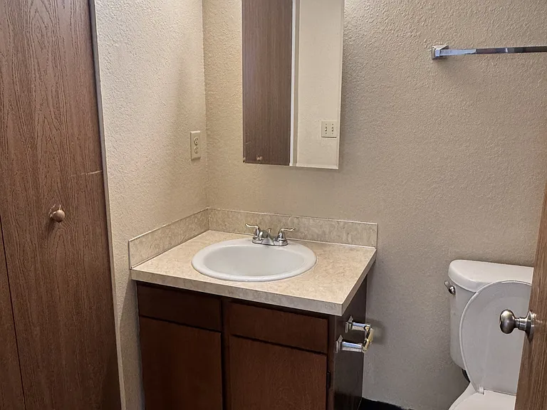 437 Hewitt Ave #5 — Photo 8