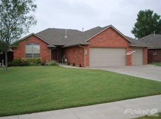 521 N Chisholm Trail Way, Mustang, OK 73064