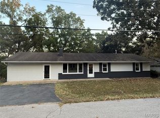 608 Sunset Dr, Waynesville, MO 65583