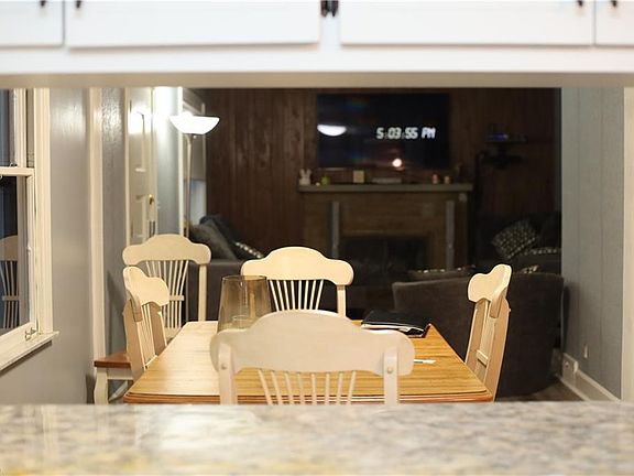 3rd image of 8028 Skyline Dr