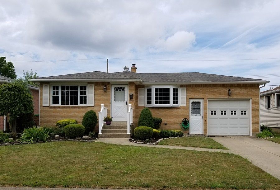 1st image of 46 Theresa Dr