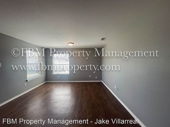 2nd image of 1498 Vermont St