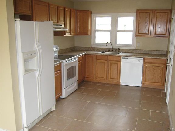 4th image of 4906 Ravenswood Ave
