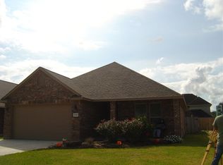 1004 Rosewood Ln, Angleton, TX 77515
