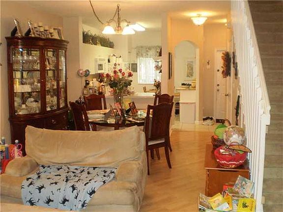 4th image of 8841 S Isles Cir