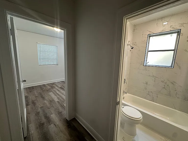 1556 Polk St — Photo 8