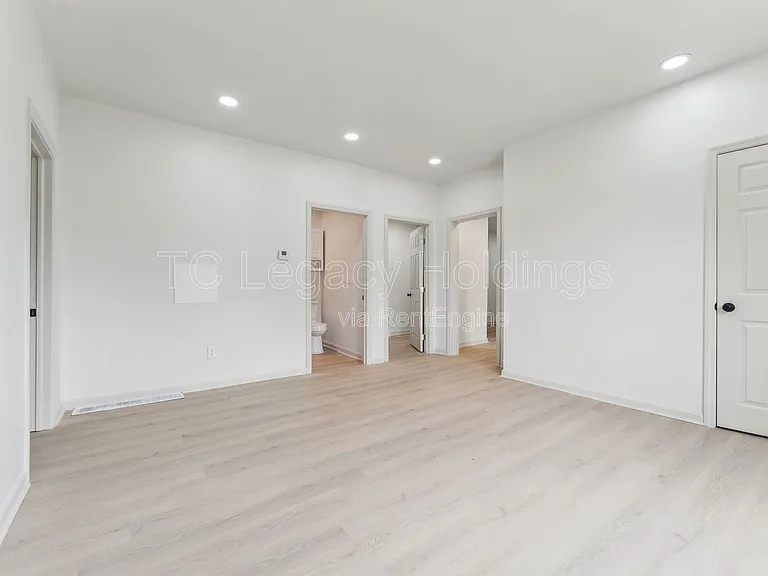 421 Walnut Ave — Photo 19