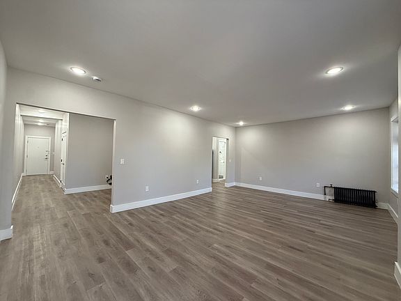2nd image of 46 Duncan Ave #25
