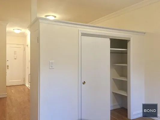 Rented by Bond New York | media 2