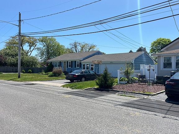 2nd image of 797 S Hickory St