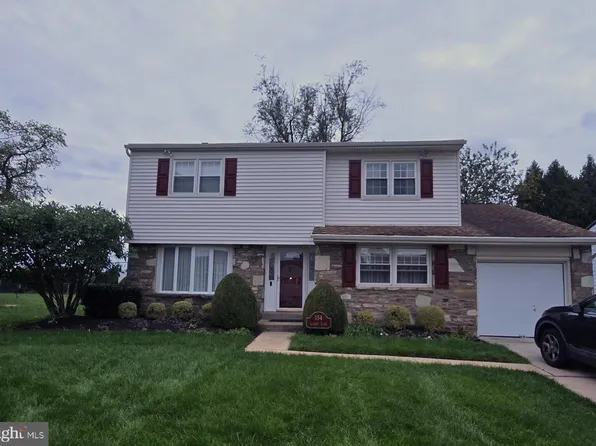 154 Laurie Ln, Philadelphia, PA 19115